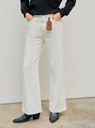 Mid Rise Solid Straight Leg Jeans With Buckle Tag