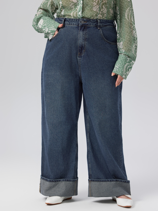 Mid Rise Solid Button Wide Leg Jeans Curve & Plus