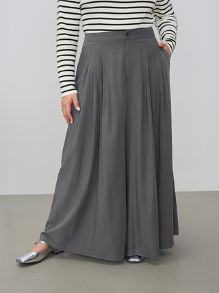 Mid Rise Solid Pleated Pocket Super Wide Leg Trousers Curve & Plus