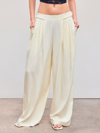 Mid Rise Solid Pocket Wide Leg Trousers