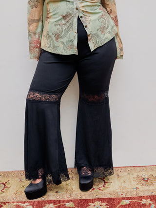 Mid Waist Lace Flared Pants Curve & Plus